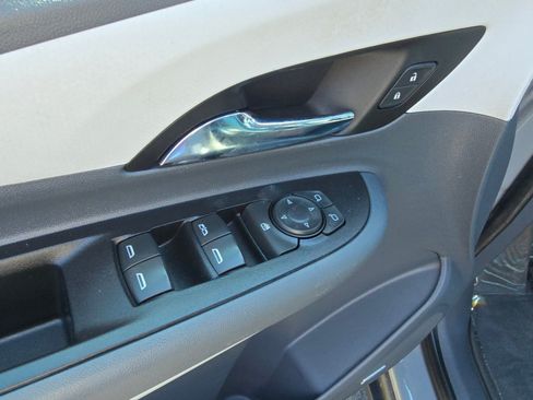Used 2020 Chevrolet Bolt Premier w/ Infotainment Package FWD image 37