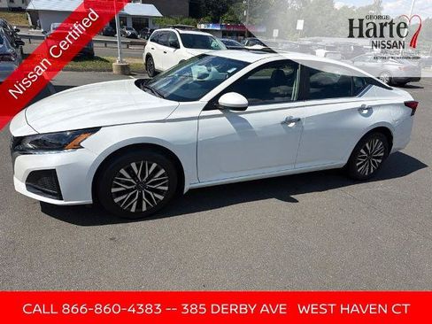 Certified 2023 Nissan Altima 2.5 SV w/ SV Premium Package AWD/4WD image 4