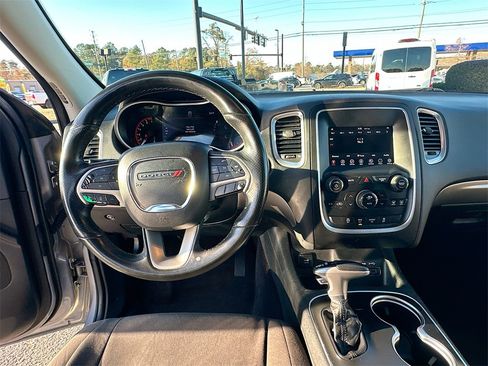 Used 2019 Dodge Durango SXT w/ 3rd Row Seating Group image 19