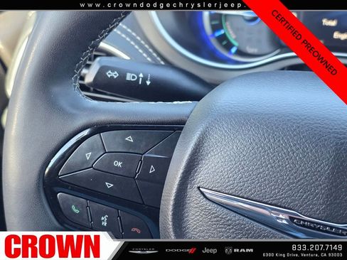 Certified 2024 Chrysler Pacifica Premium image 33