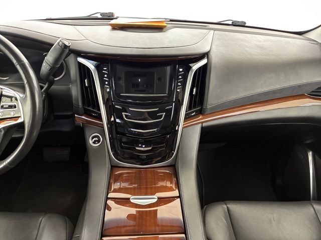 Certified 2019 Cadillac Escalade Premium Luxury AWD/4WD image 21