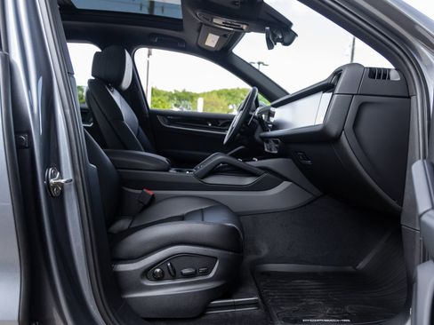 New 2026 Porsche Cayenne S image 41