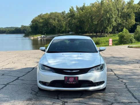 Used 2016 Chrysler 200 S w/ Comfort Group FWD image 8