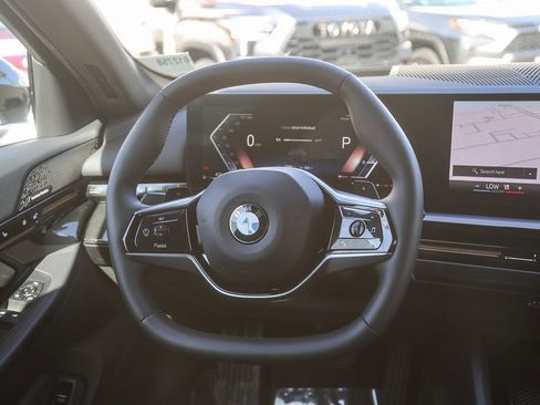 Certified 2025 BMW 530i RWD image 12