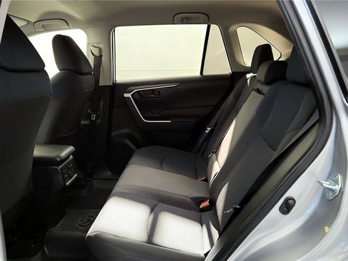 Certified 2022 Toyota RAV4 LE image 33