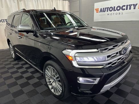 Used 2022 Ford Expedition Platinum AWD/4WD image 2