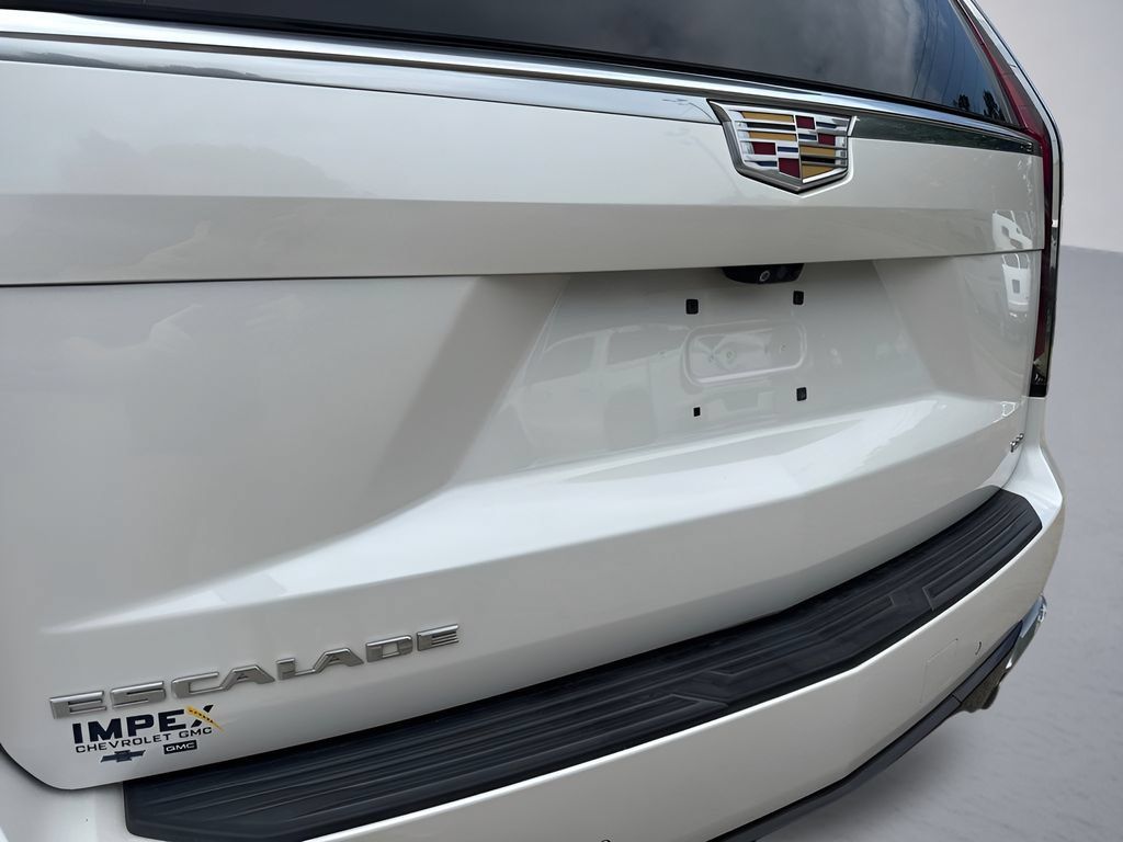 Used 2022 Cadillac Escalade Premium Luxury RWD image 38