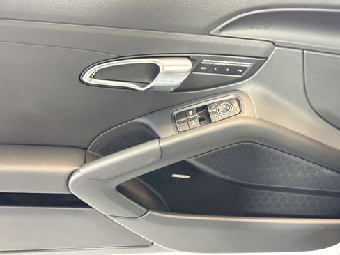 Used 2025 Porsche 718 Boxster w/ Premium Package RWD image 11