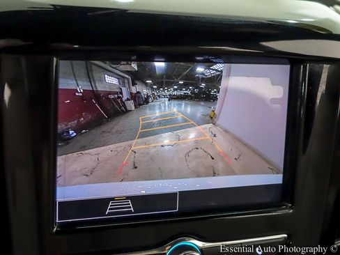 Used 2023 Chevrolet Traverse LS w/ Safety Package AWD/4WD image 22