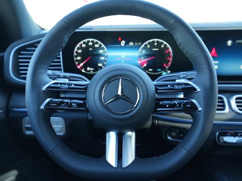 New 2026 Mercedes-Benz GLS 450 4MATIC image 25