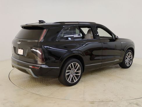 New 2026 Cadillac Vistiq Sport w/ LPO, Floor Liner Package image 9
