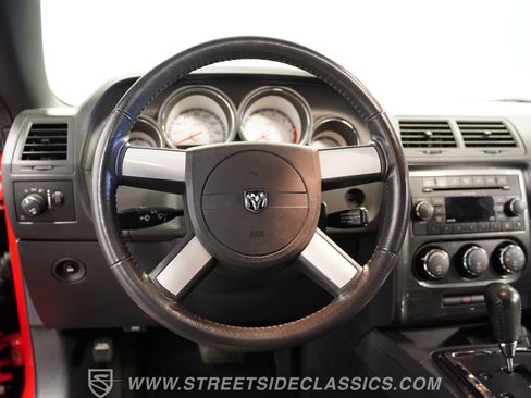 Used 2009 Dodge Challenger R/T image 39