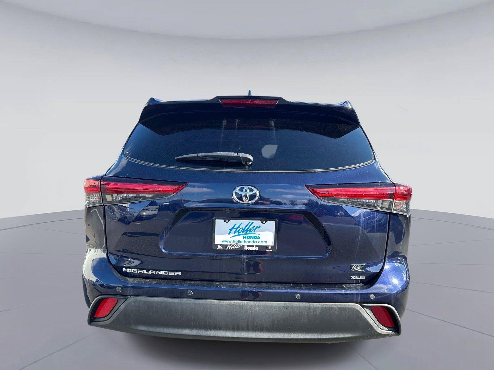 Used 2021 Toyota Highlander XLE FWD image 5