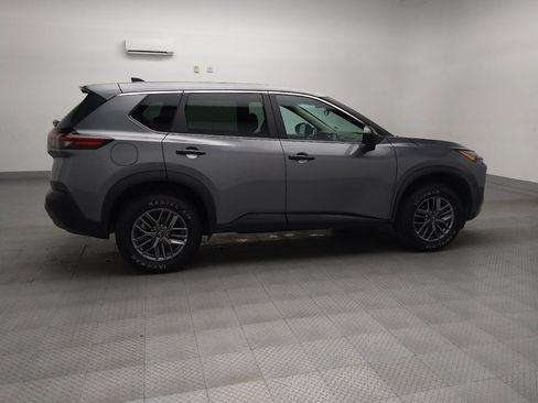 Used 2023 Nissan Rogue S image 10