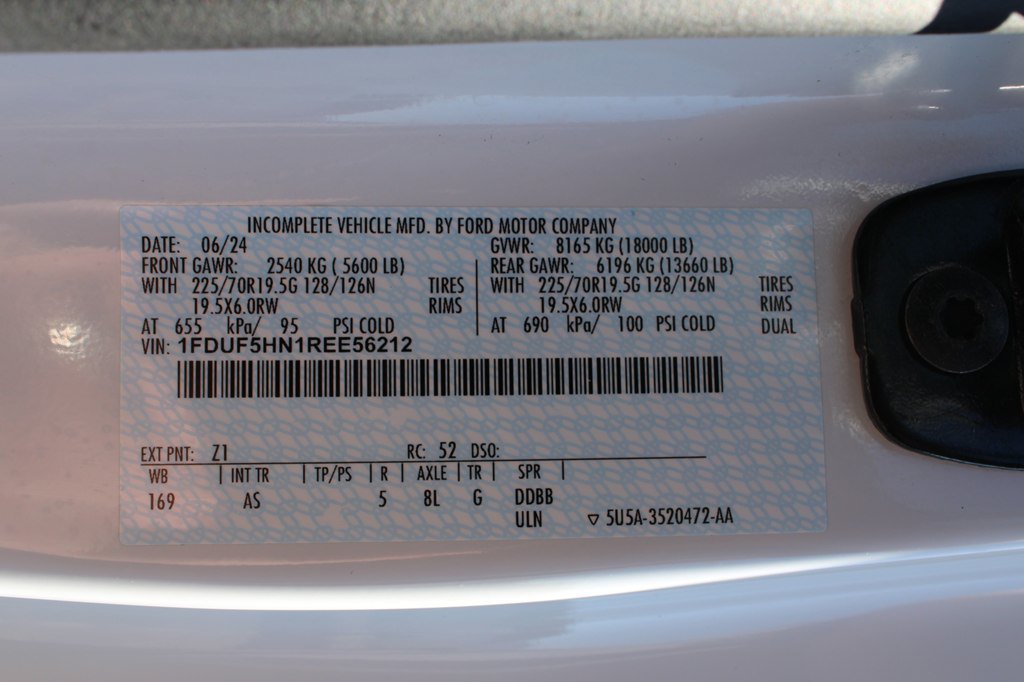 Used 2024 Ford F550 4x4 Regular Cab Super Duty image 38