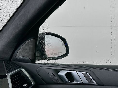 Used 2024 BMW X7 xDrive40i w/ Premium Package image 23