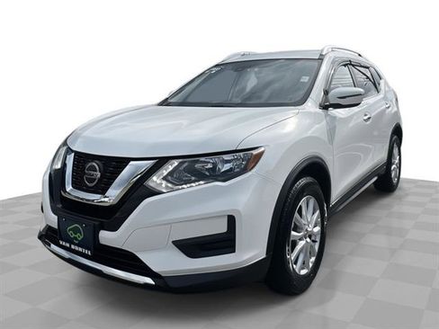 Used 2020 Nissan Rogue SV image 1