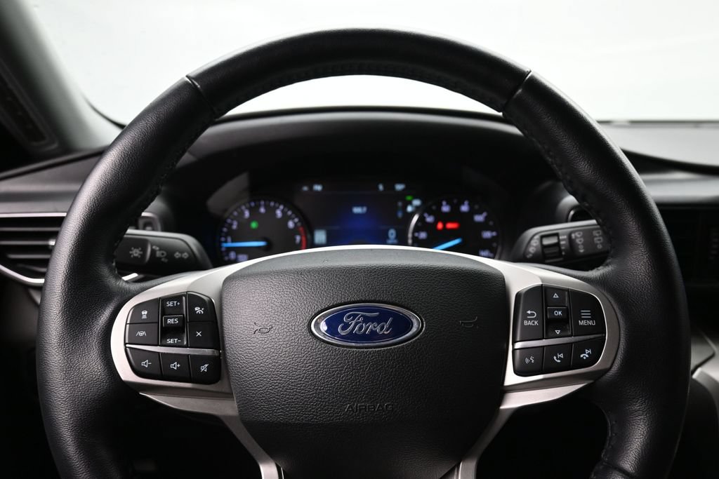 Used 2022 Ford Explorer XLT w/ Equipment Group 202A AWD/4WD image 13