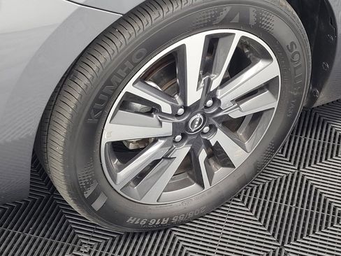 Used 2024 Nissan Versa S w/ S Plus Package image 31