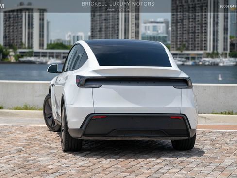 Used 2026 Tesla Model Y Long Range AWD/4WD image 3