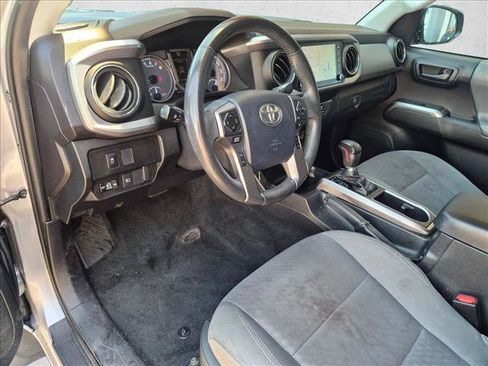 Used 2020 Toyota Tacoma SR5 RWD image 9