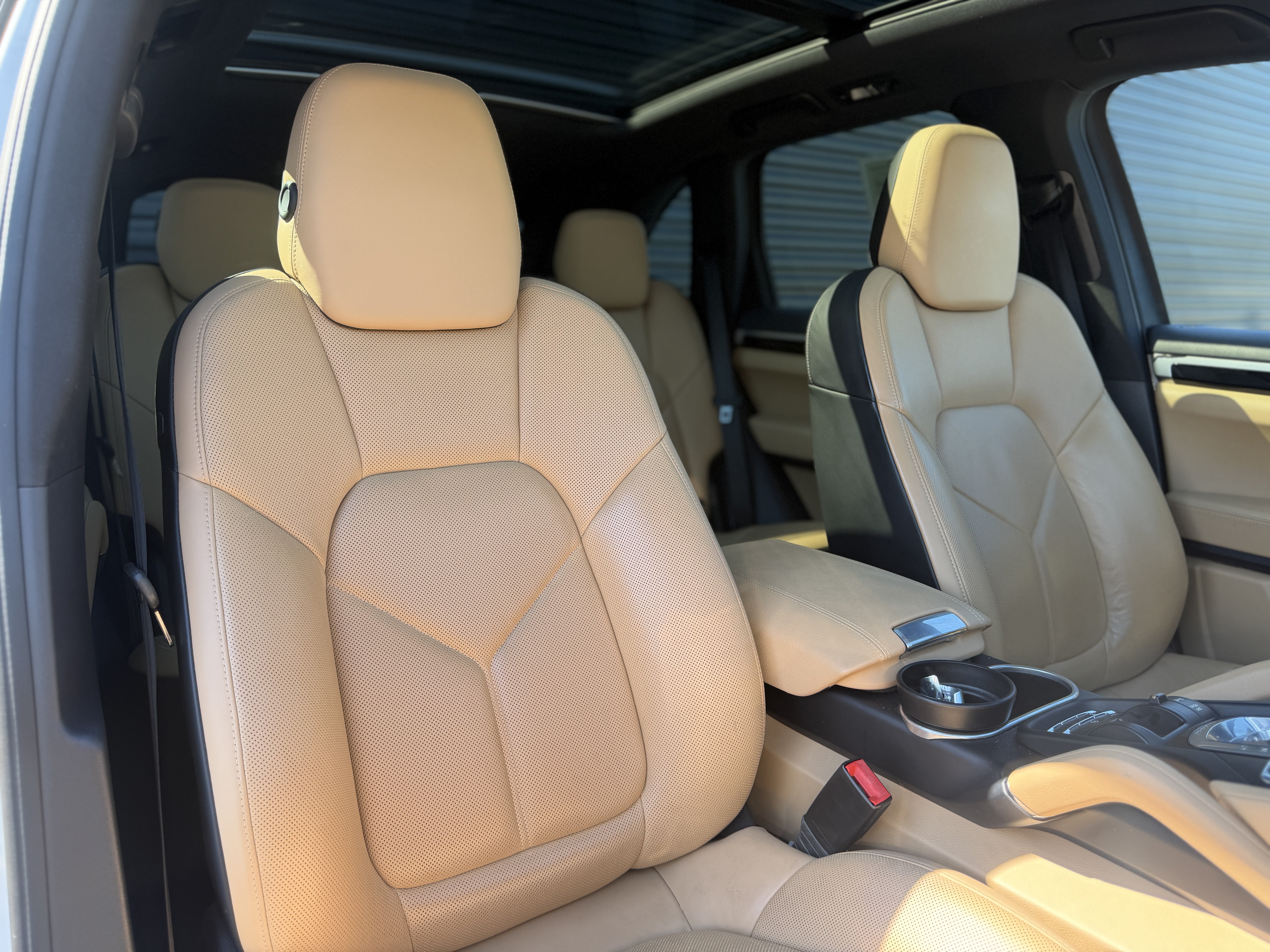 Used 2016 Porsche Cayenne AWD/4WD image 14