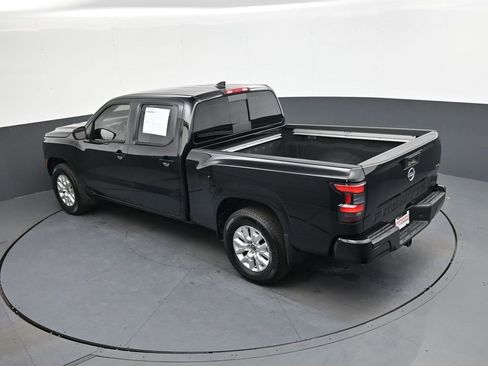 Used 2024 Nissan Frontier SV image 27