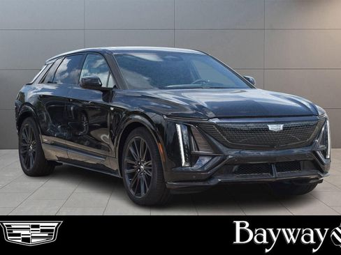 New 2026 Cadillac Lyriq V image 38