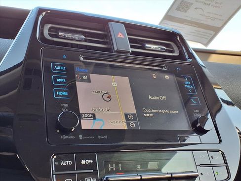 Used 2017 Toyota Prius Four image 18