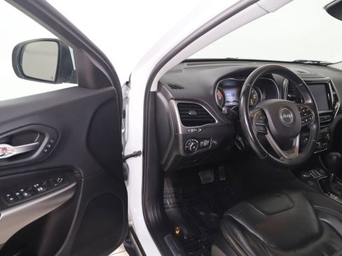 Used 2019 Jeep Cherokee Limited w/ Technology Group AWD/4WD image 44
