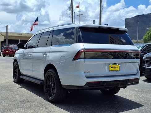 New 2026 Lincoln Navigator Premiere AWD/4WD image 6