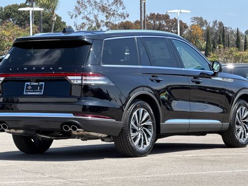 New 2025 Lincoln Aviator 2WD w/ Equipment Group 101A image 3