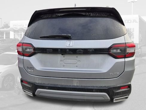 Certified 2025 Honda Pilot Elite image 7
