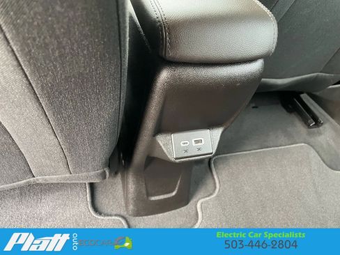 Used 2023 Chevrolet Bolt EUV LT image 41