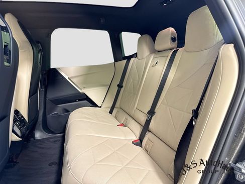 Used 2024 BMW iX xDrive50 w/ Sport Package AWD/4WD image 28