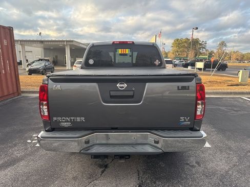 Used 2019 Nissan Frontier SV image 3