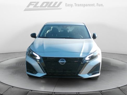 New 2025 Nissan Altima 2.5 SR image 2