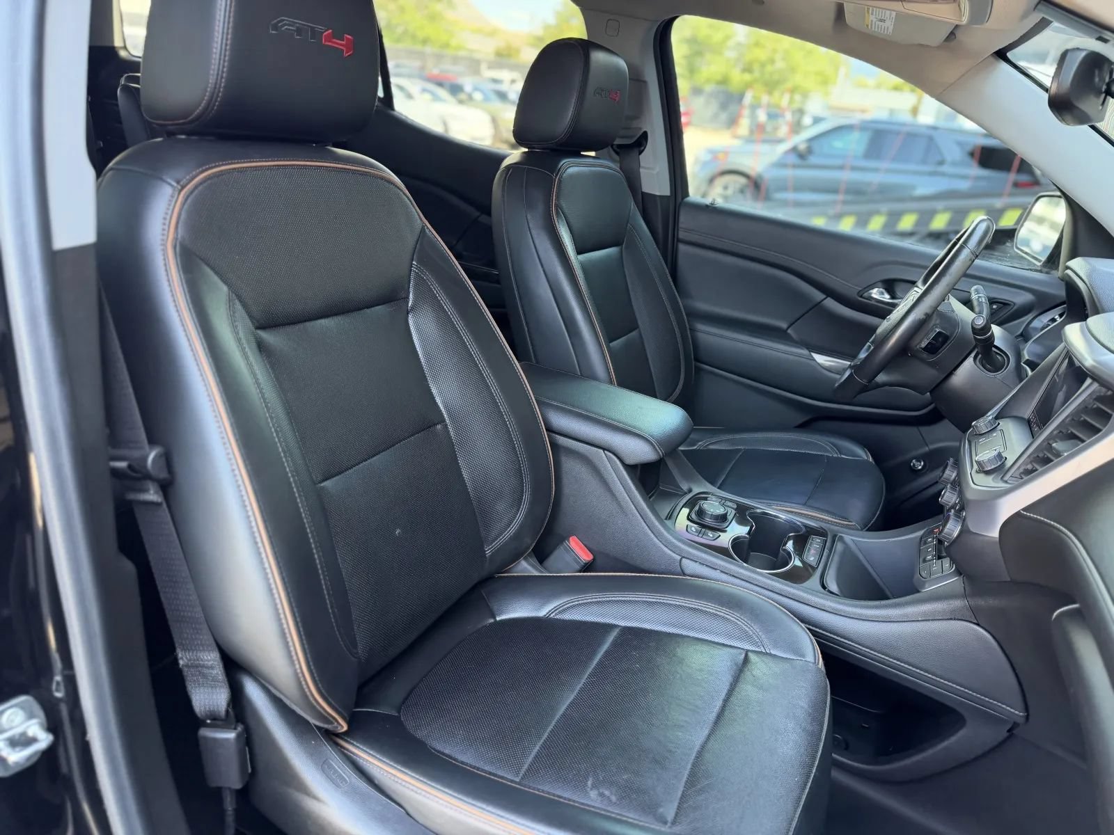 Used 2022 GMC Acadia AT4 w/ Technology Package AWD/4WD image 21