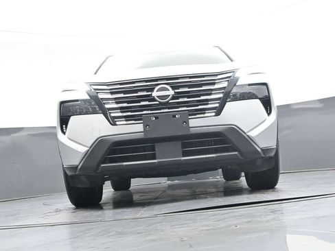Used 2025 Nissan Rogue SV FWD image 49