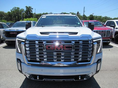 New 2026 GMC Sierra 2500 Denali w/ Denali Reserve Package AWD/4WD image 3