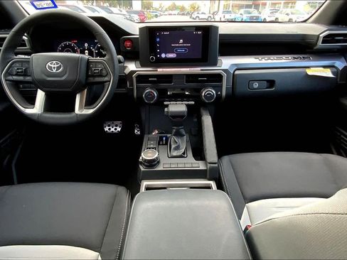 Used 2025 Toyota Tacoma TRD Sport AWD/4WD image 15