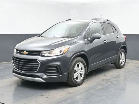 Used 2017 Chevrolet Trax LT w/ LT Convenience Package FWD image 5