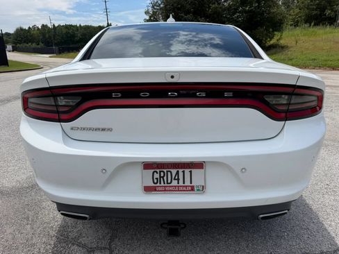 Used 2018 Dodge Charger SXT Plus RWD image 4