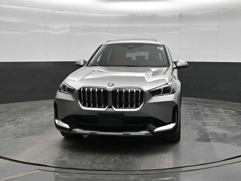 Used 2025 BMW X1 xDrive28i w/ Technology Package AWD/4WD image 3