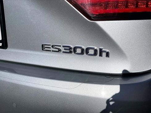 Used 2015 Lexus ES 300h image 30