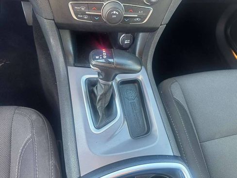 Used 2022 Dodge Charger SXT RWD image 15