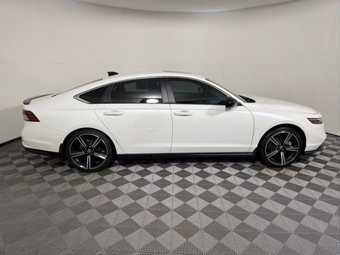 Used 2024 Honda Accord Sport image 7