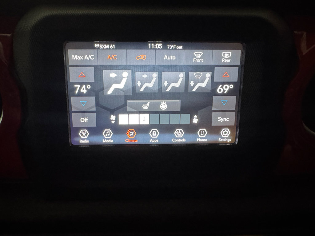 Used 2018 Jeep Wrangler Unlimited Sahara w/ Cold Weather Group AWD/4WD image 29