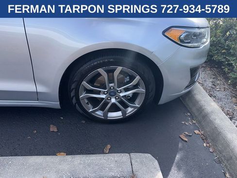 Used 2019 Ford Fusion SEL image 2