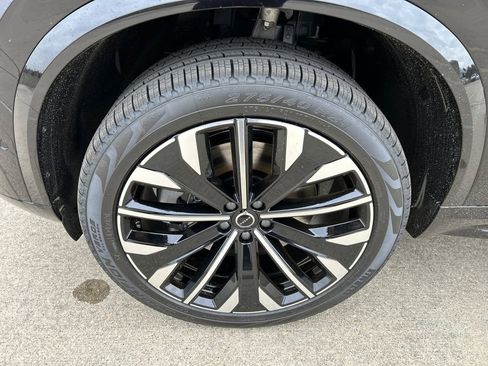 New 2026 Volvo XC90 T8 Ultra w/ Protection Package Premier AWD/4WD image 8